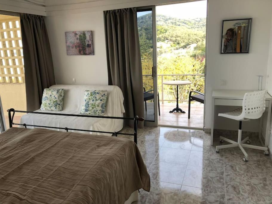 Sea View Apartment With Swimning Pool Mesongi Exterior photo